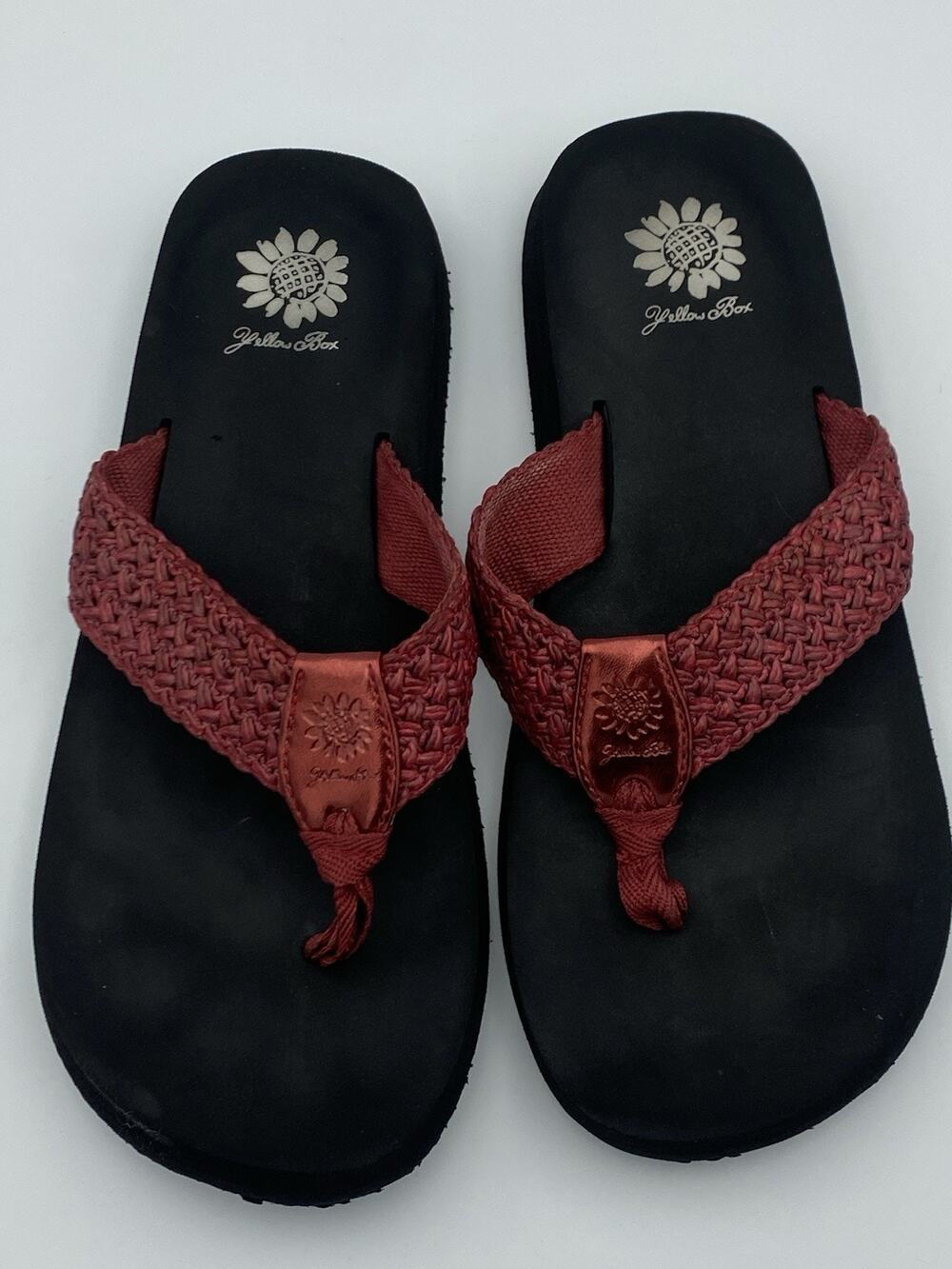 Yellow Box Womens Thong Sandals Black/Red Nylon Upper Logo Accent Size 9.5